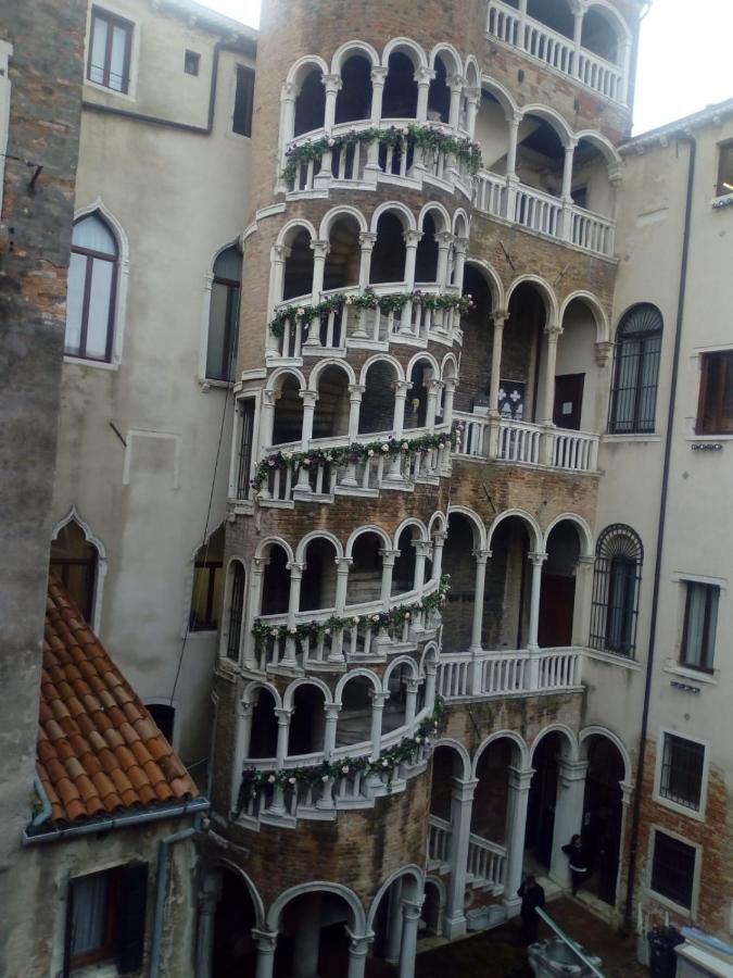 Luna Di Miele Apartment Venesia Bagian luar foto